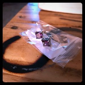 PIERCED EARRINGS PURPLE